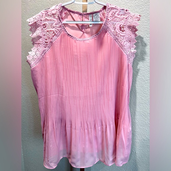 NWT Forgotten Grace Women’s Plus Size 2X Pleated Pink Blouse - Picture 1 of 4